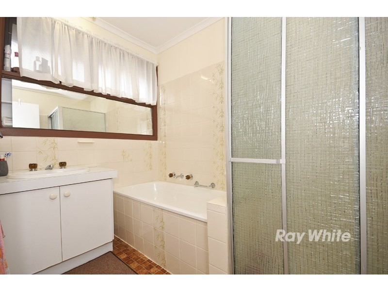 5 Merryn Grove, Wantirna South VIC 3152