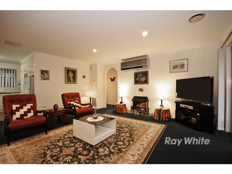 17 Lakewood Drive, Knoxfield VIC 3180