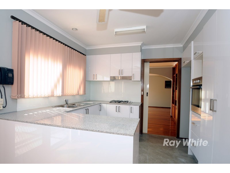 38 Kingloch Parade, Wantirna VIC 3152