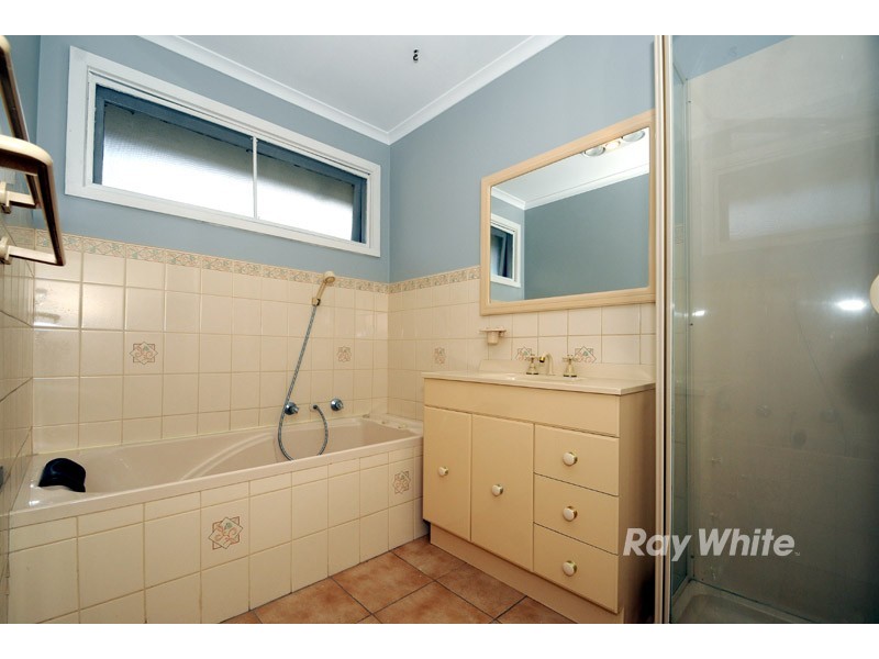 38 Kingloch Parade, Wantirna VIC 3152