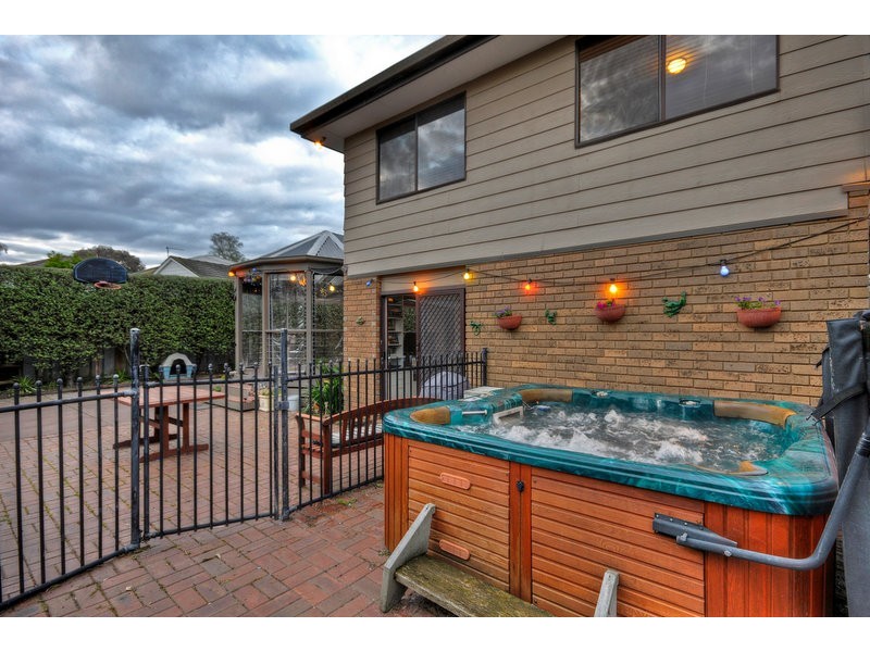 13 Michael Street, Scoresby VIC 3179