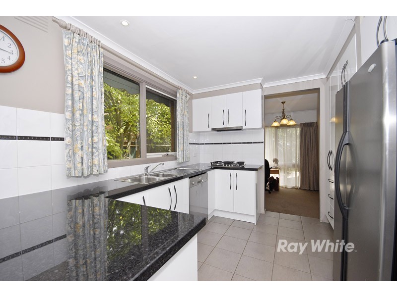 8 Simmonds Court, Wantirna South VIC 3152