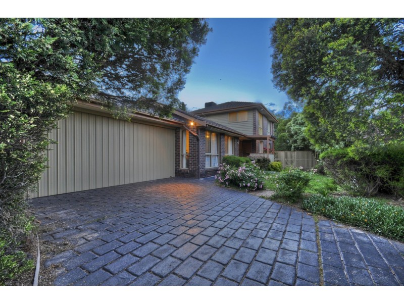 10 Eyre Close, Rowville VIC 3178