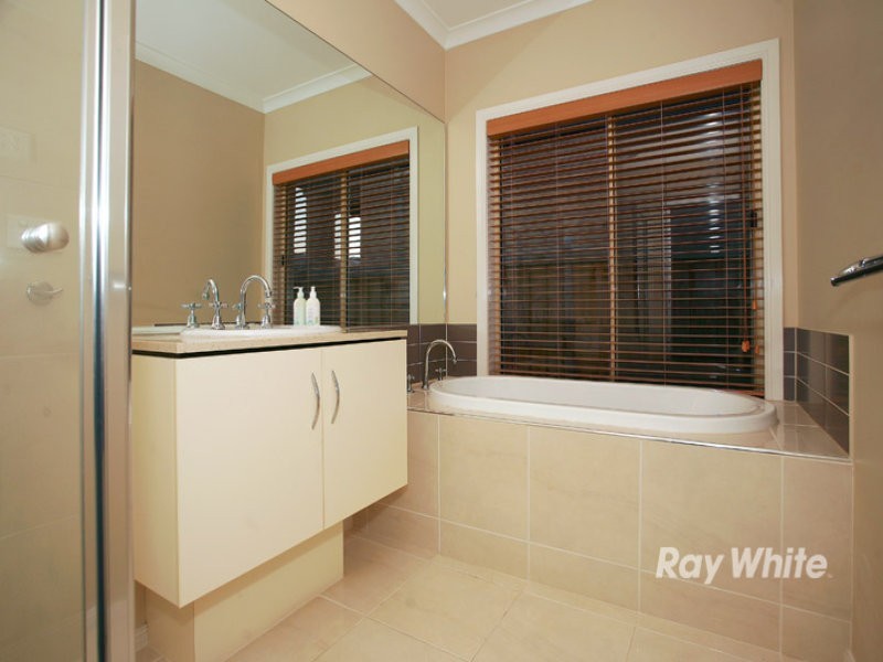 30 Tobin Way, Lyndhurst VIC 3975