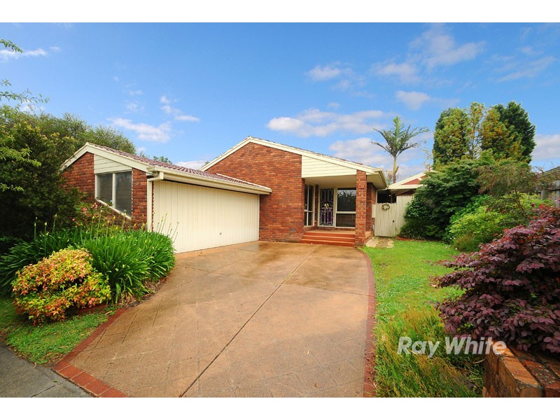 120 Fraser Crescent, Wantirna South VIC 3152