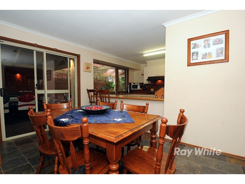 120 Fraser Crescent, Wantirna South VIC 3152