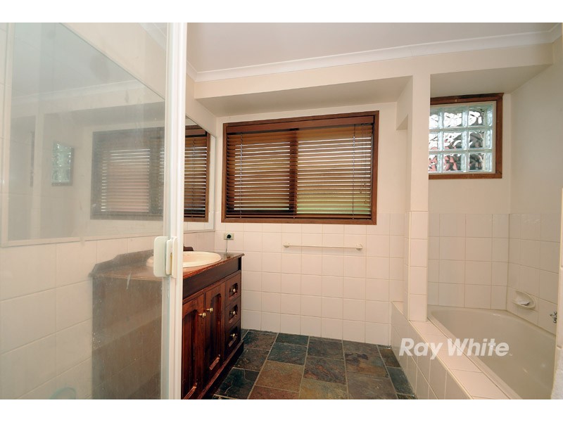 120 Fraser Crescent, Wantirna South VIC 3152