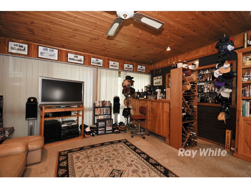 8 Coolomon Close, Wantirna South VIC 3152