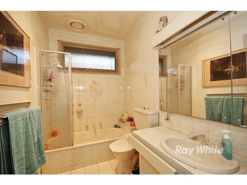 8 Coolomon Close, Wantirna South VIC 3152