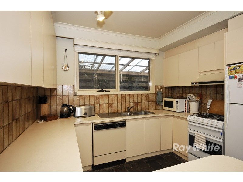 8 Coolomon Close, Wantirna South VIC 3152