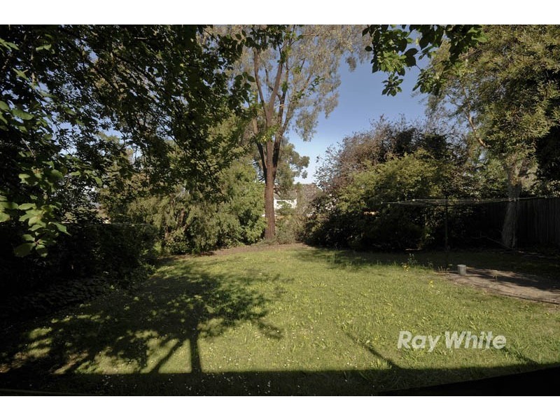 8 Coolomon Close, Wantirna South VIC 3152