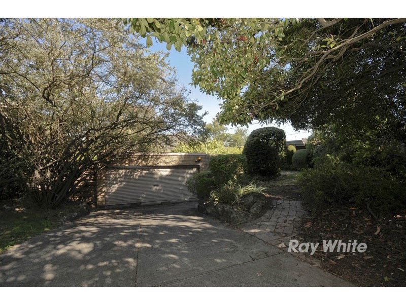 8 Coolomon Close, Wantirna South VIC 3152