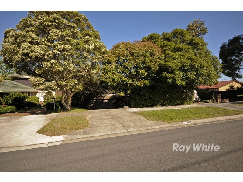 8 Coolomon Close, Wantirna South VIC 3152