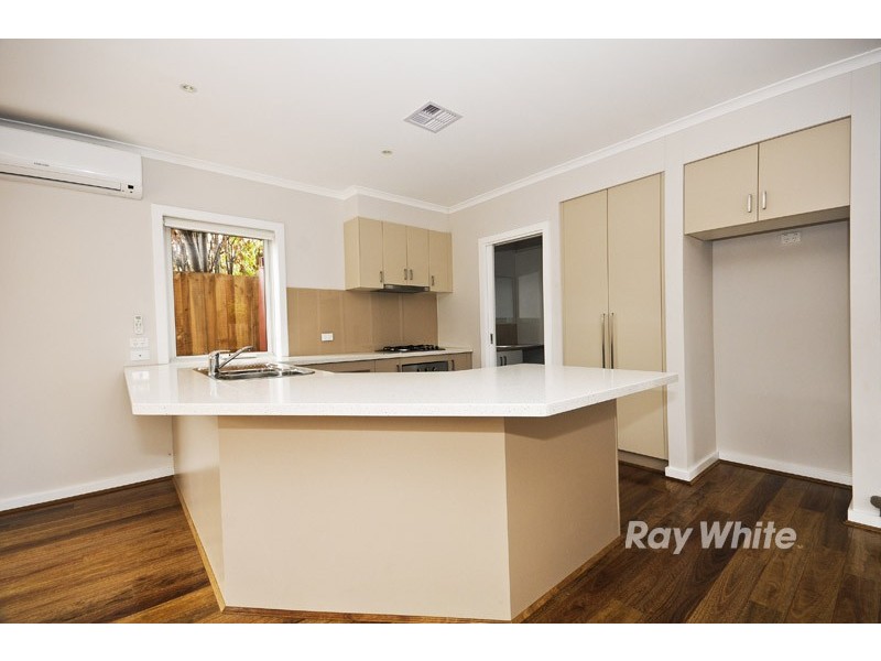 2/112 Harley Street North, Knoxfield VIC 3180