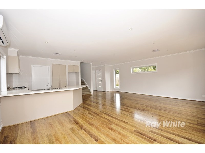 2/112 Harley Street North, Knoxfield VIC 3180