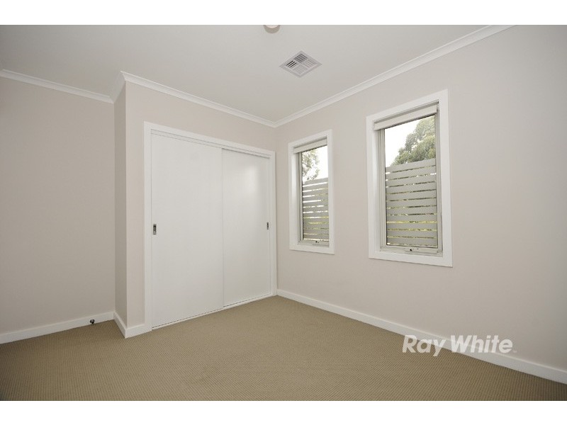 2/112 Harley Street North, Knoxfield VIC 3180