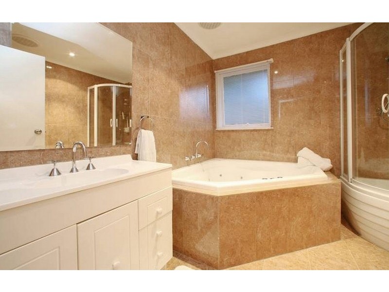 7 Winalla Avenue, Rowville VIC 3178