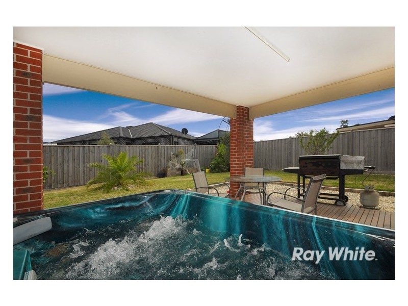 61 Melington Drive, Lyndhurst VIC 3975