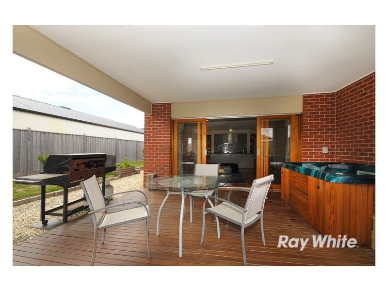 61 Melington Drive, Lyndhurst VIC 3975