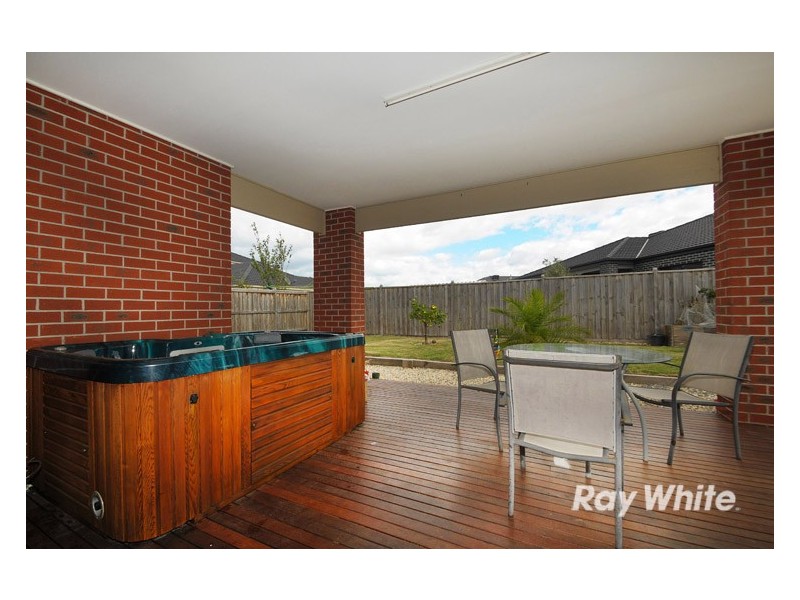 61 Melington Drive, Lyndhurst VIC 3975