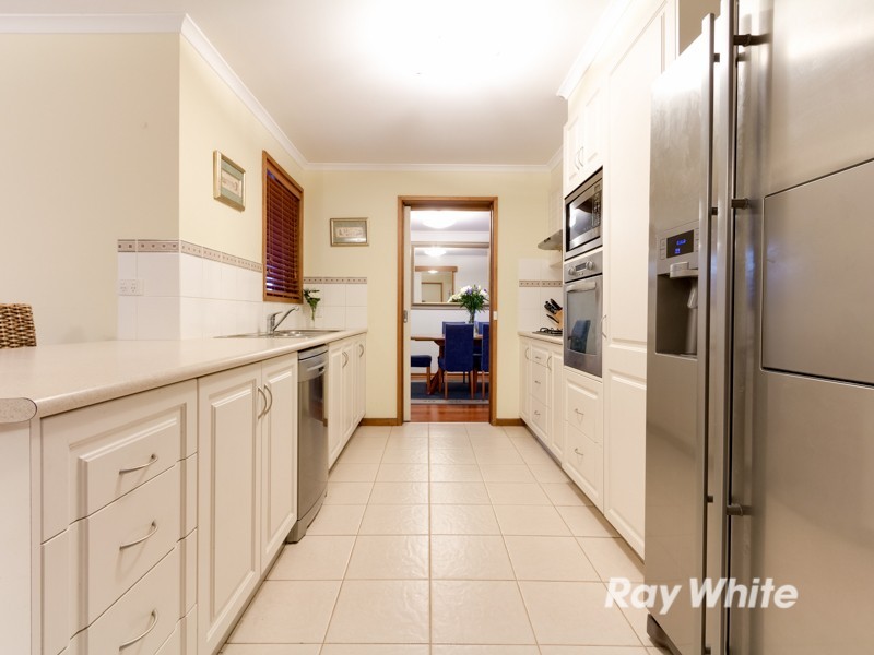 6 Newry Close, Wantirna South VIC 3152