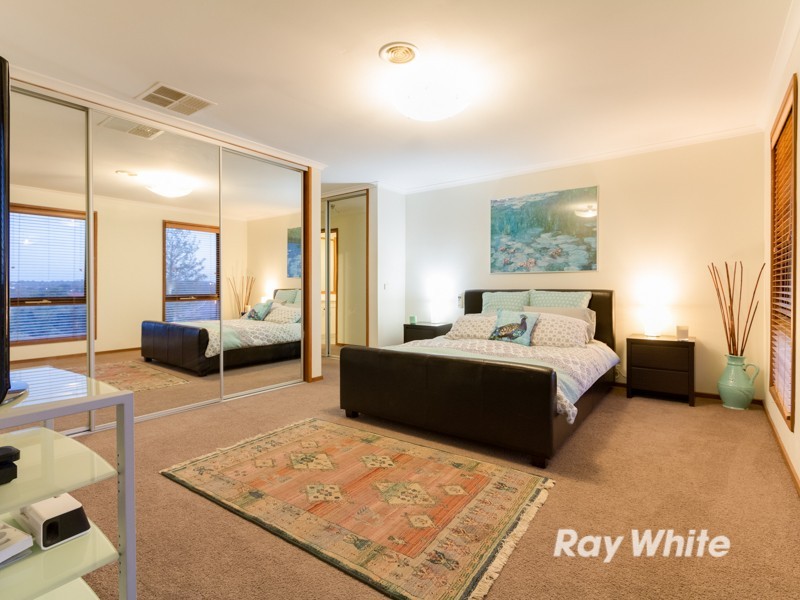 6 Newry Close, Wantirna South VIC 3152