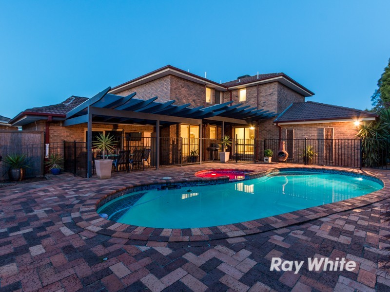 6 Newry Close, Wantirna South VIC 3152