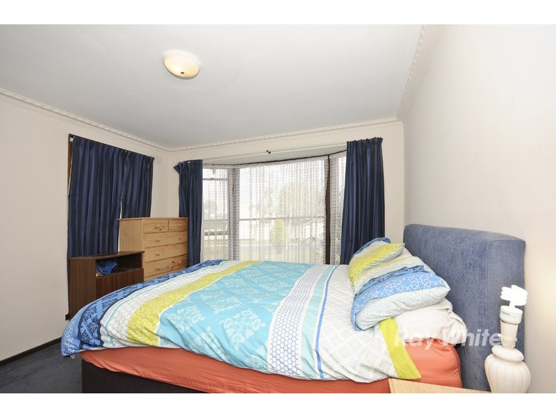 32 Anne Road, Knoxfield VIC 3180