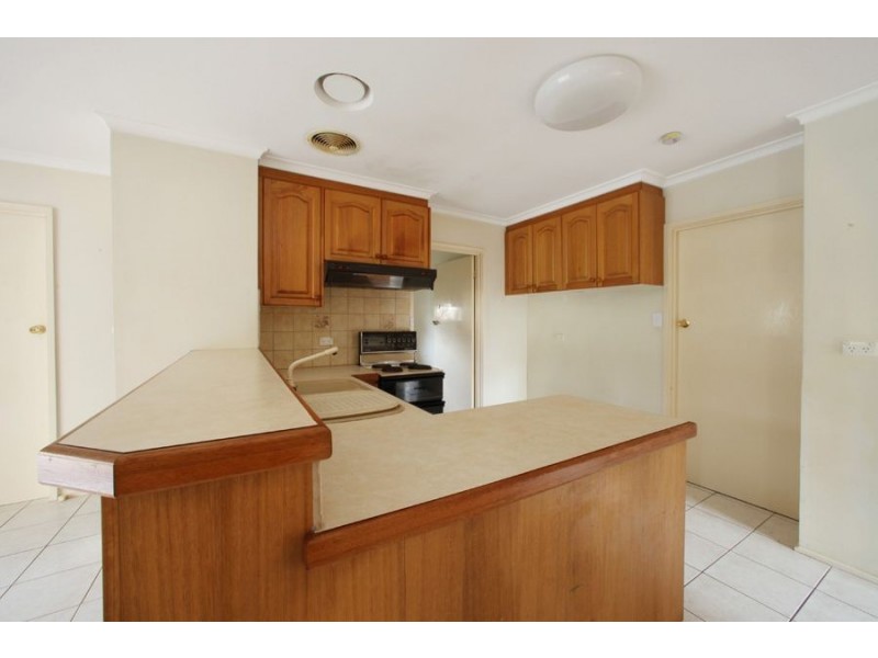 15 McComb Crescent, Bayswater VIC 3153