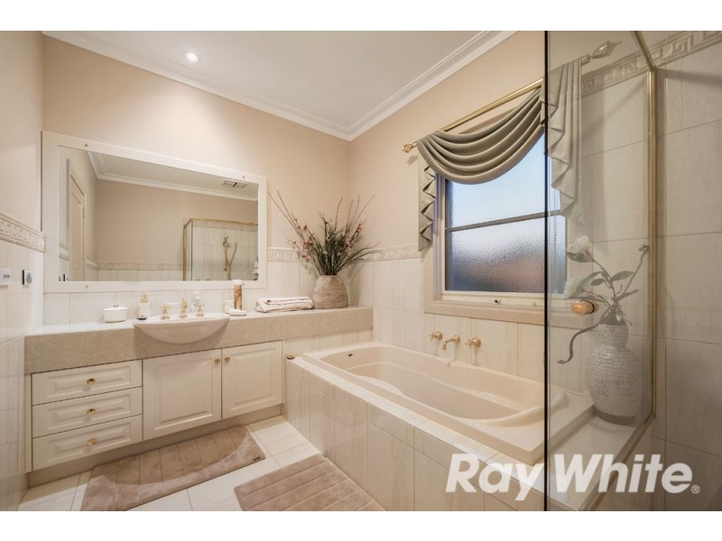 1 Nerolie Court, Wantirna South VIC 3152