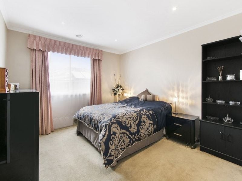 16 Watling Grove, Ferntree Gully VIC 3156