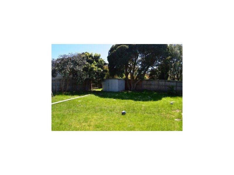 25 St Clair Road, Wantirna South VIC 3152