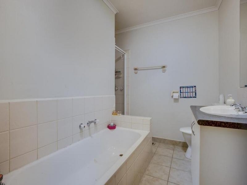 25 St Clair Road, Wantirna South VIC 3152