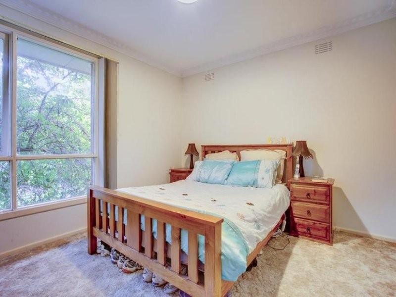 25 St Clair Road, Wantirna South VIC 3152