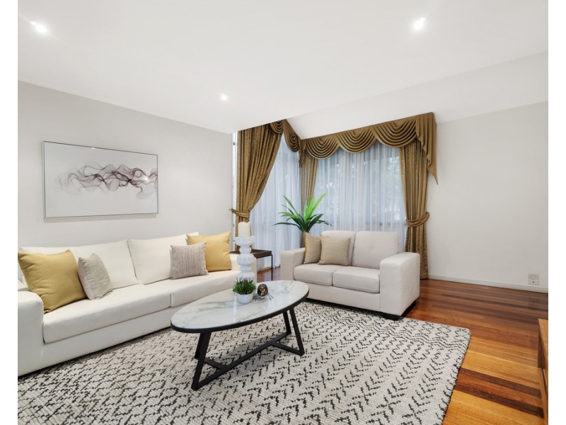 8 Sally Close, Wantirna South VIC 3152