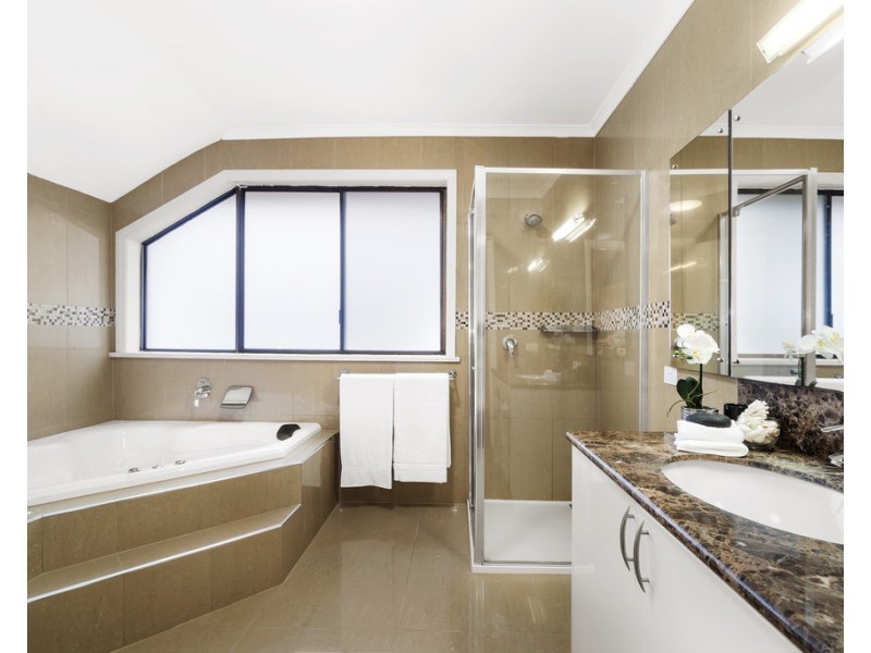 8 Sally Close, Wantirna South VIC 3152