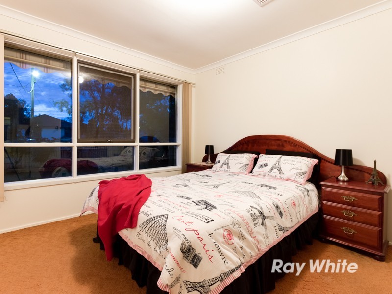 16 St Davids Drive, Wantirna VIC 3152