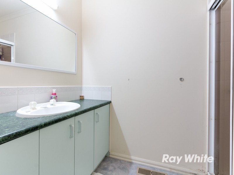 16 St Davids Drive, Wantirna VIC 3152