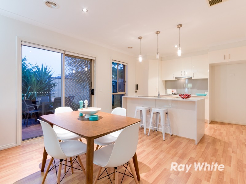 2/58 Misten Avenue, Altona North VIC 3025