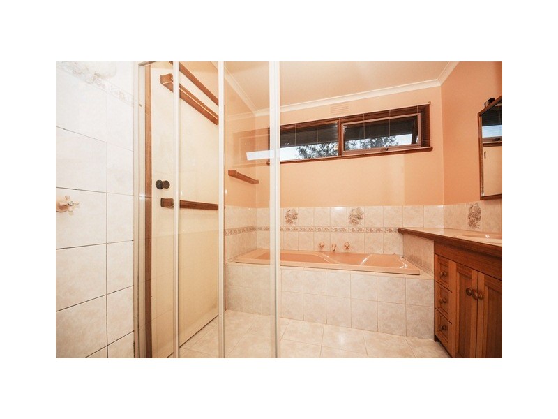 4 Terrigal Court, Bayswater VIC 3153