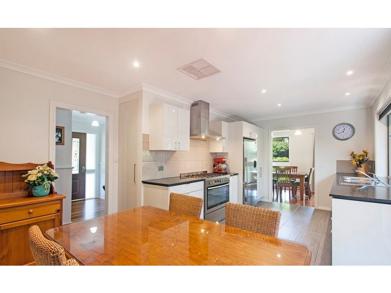 38 Laura Road, Knoxfield VIC 3180