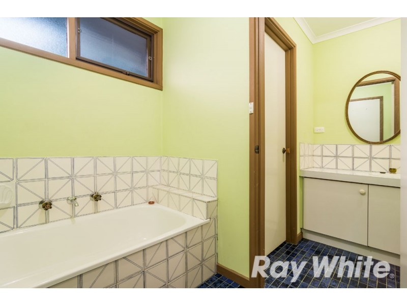 21 Old Orchard Drive, Wantirna South VIC 3152