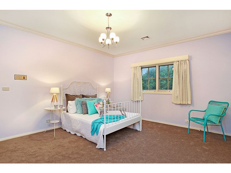 4 Hillard Court, Wheelers Hill VIC 3150