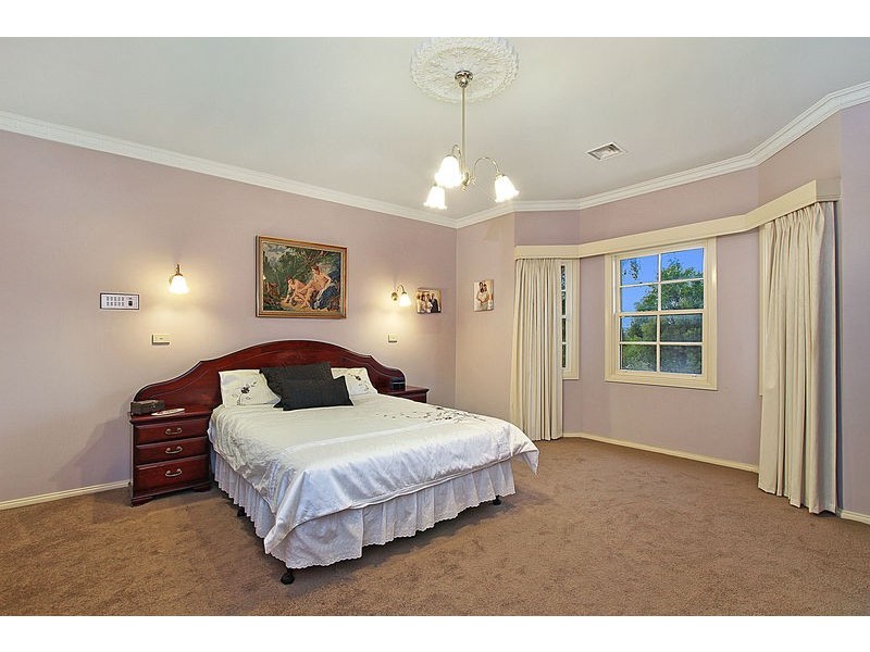 4 Hillard Court, Wheelers Hill VIC 3150