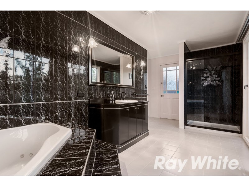 16 Strada Crescent, Wheelers Hill VIC 3150