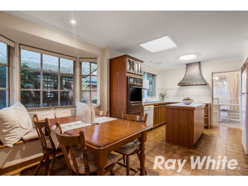 16 Strada Crescent, Wheelers Hill VIC 3150