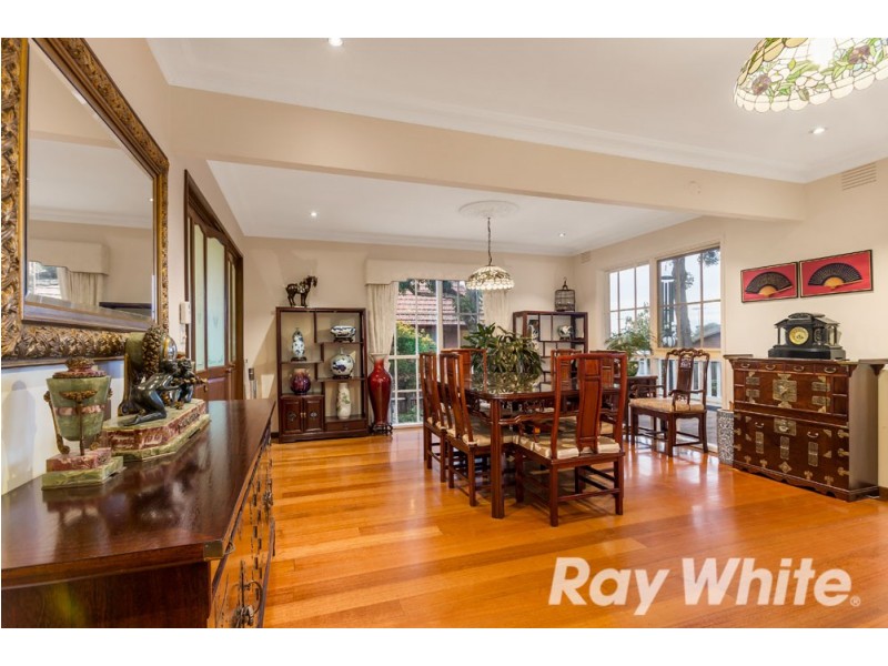 9 Ravenswood Court, Glen Waverley VIC 3150