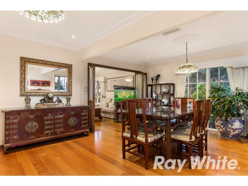 9 Ravenswood Court, Glen Waverley VIC 3150