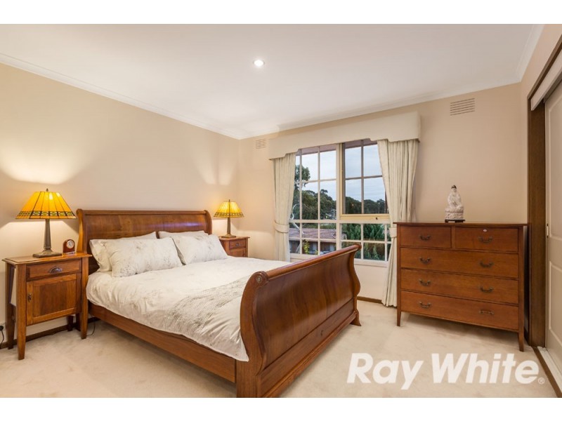 9 Ravenswood Court, Glen Waverley VIC 3150