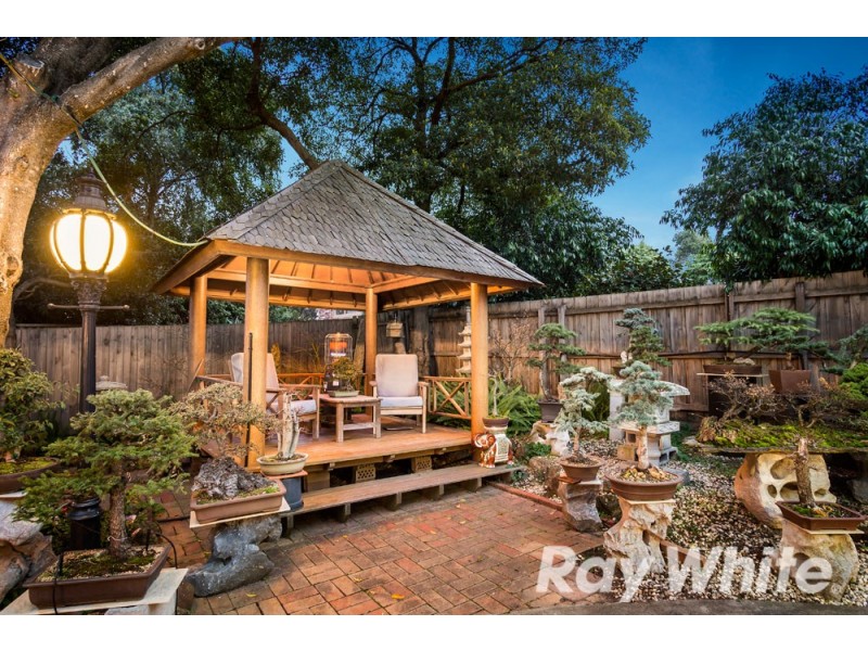 9 Ravenswood Court, Glen Waverley VIC 3150